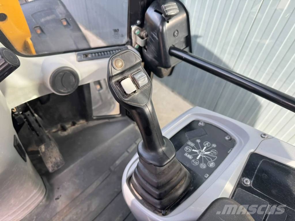 CAT 906M Фронтальные погрузчики