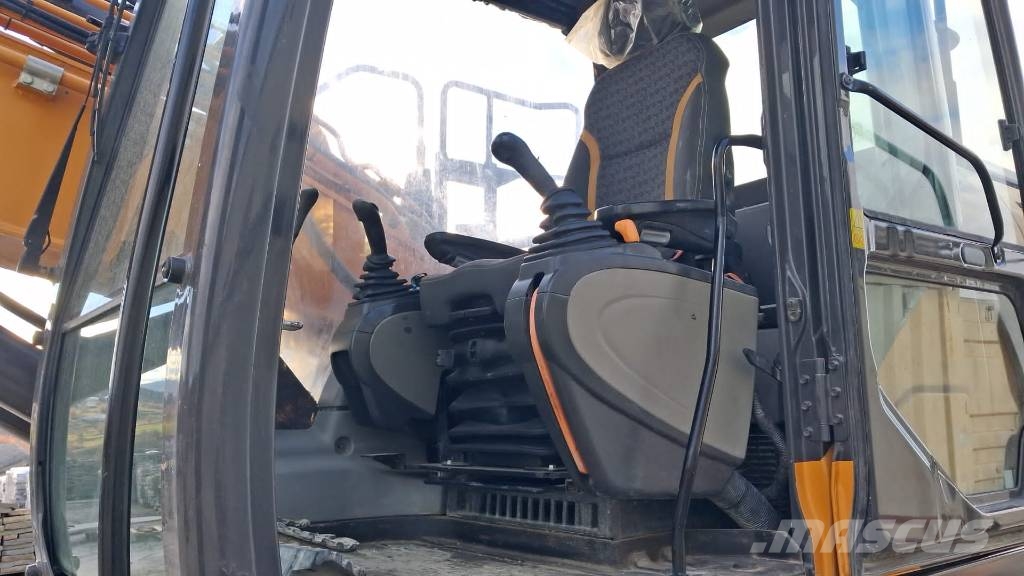 CASE CX240D TRIPLICE Rupsgraafmachines