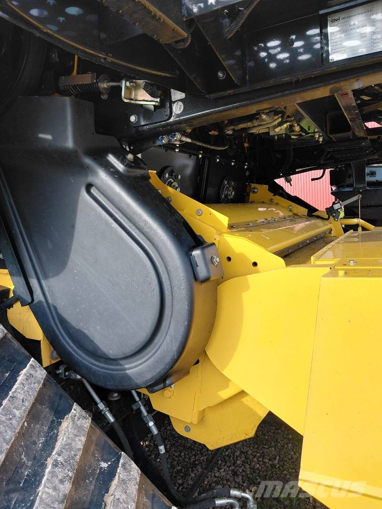 New Holland CR 10.90 Ražas novākšanas kombaini