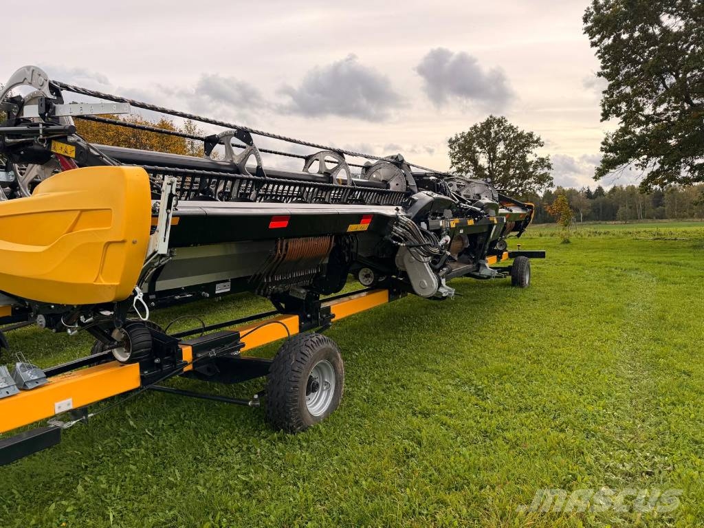 New Holland CR 10.90 Ražas novākšanas kombaini