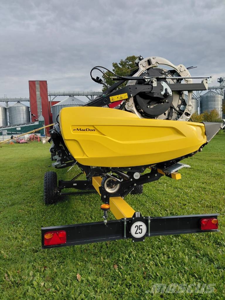 New Holland CR 10.90 Ražas novākšanas kombaini