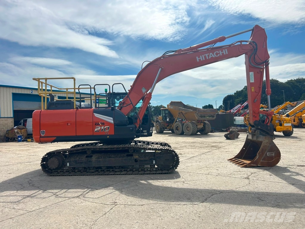 Hitachi ZX210 LC-7 حفارات زحافة