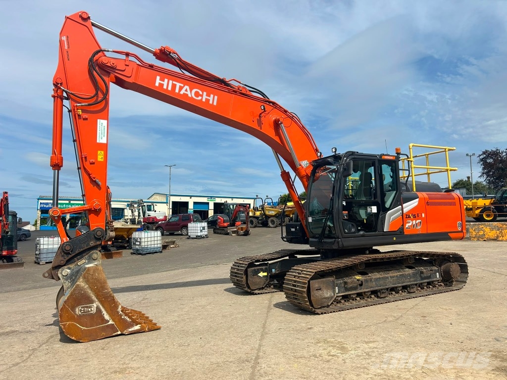 Hitachi ZX210 LC-7 حفارات زحافة