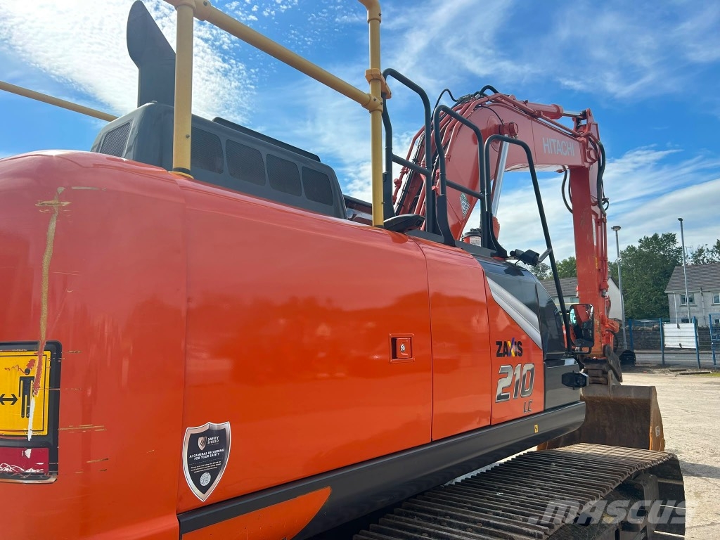 Hitachi ZX210 LC-7 حفارات زحافة