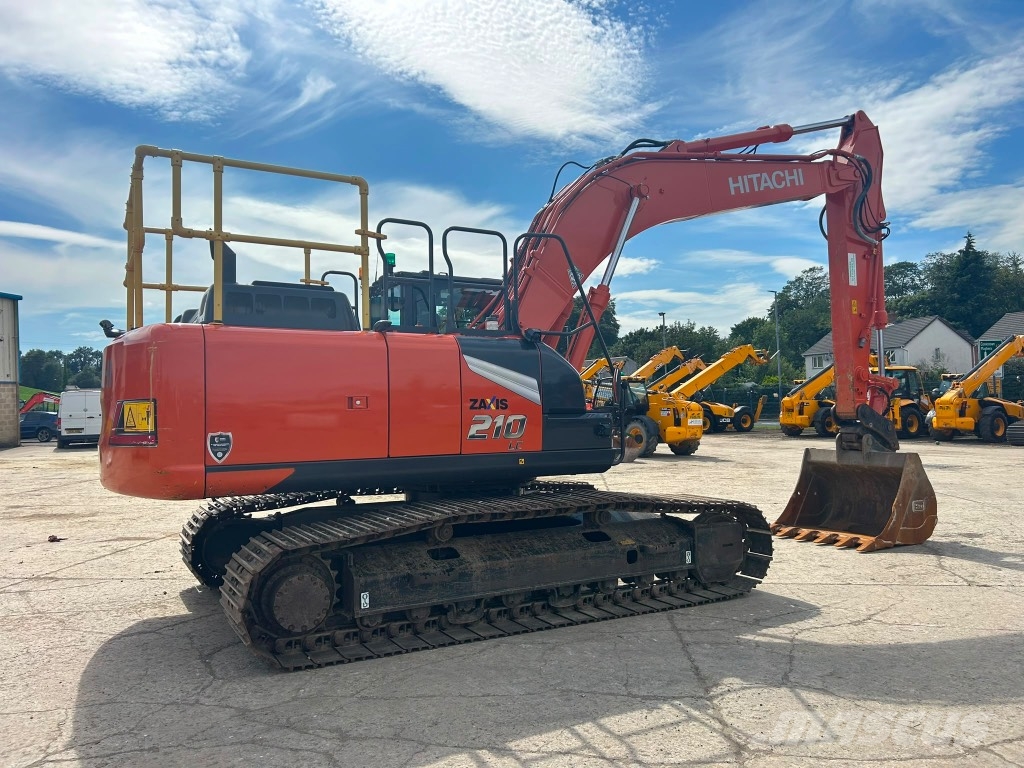 Hitachi ZX210 LC-7 حفارات زحافة