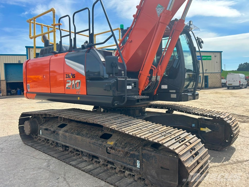 Hitachi ZX210 LC-7 حفارات زحافة