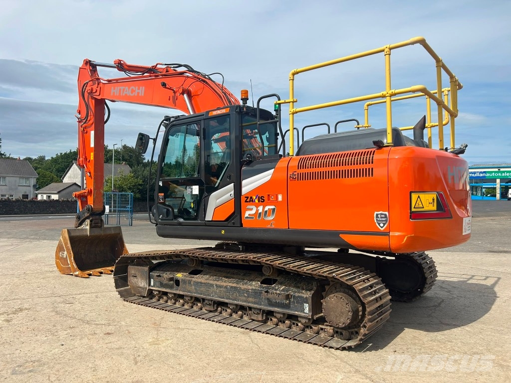 Hitachi ZX210 LC-7 حفارات زحافة