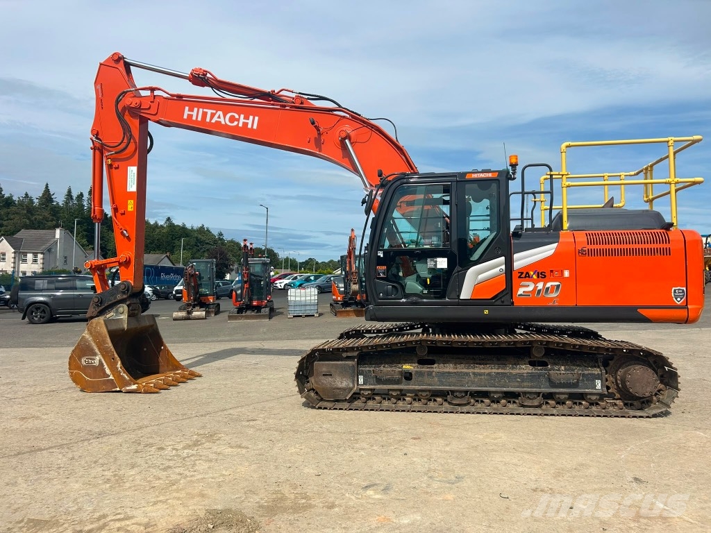 Hitachi ZX210 LC-7 حفارات زحافة
