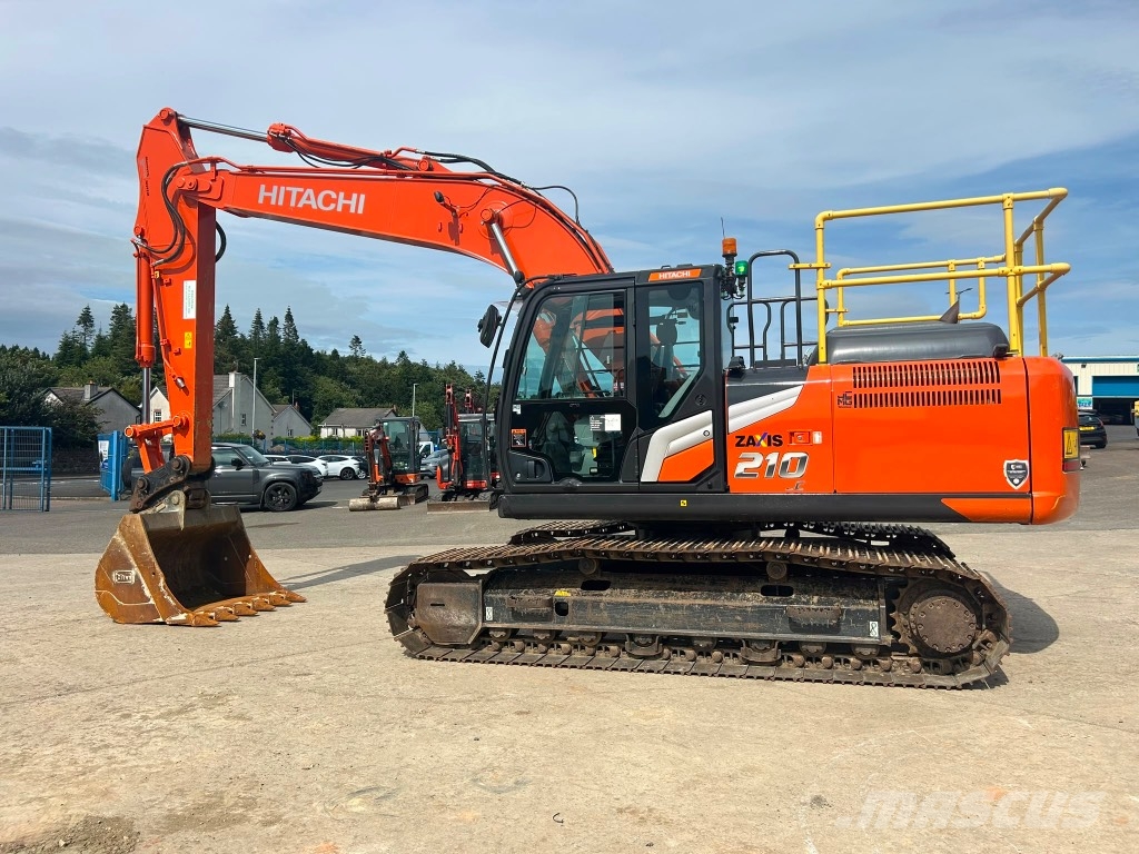 Hitachi ZX210 LC-7 حفارات زحافة