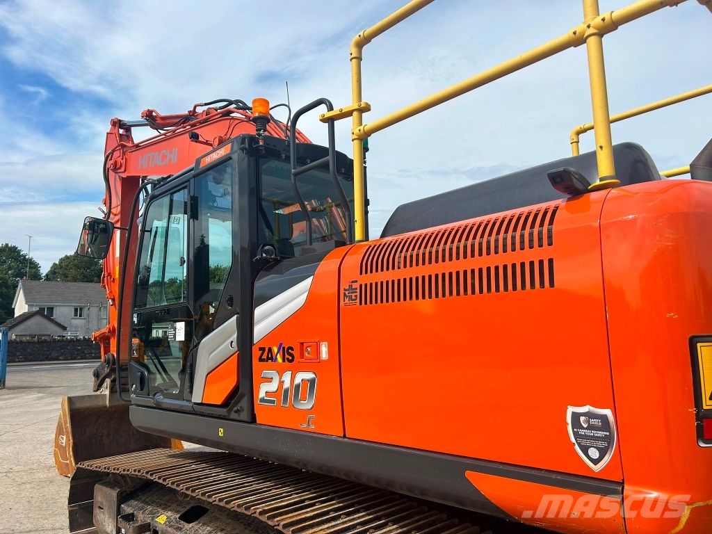 Hitachi ZX210 LC-7 حفارات زحافة