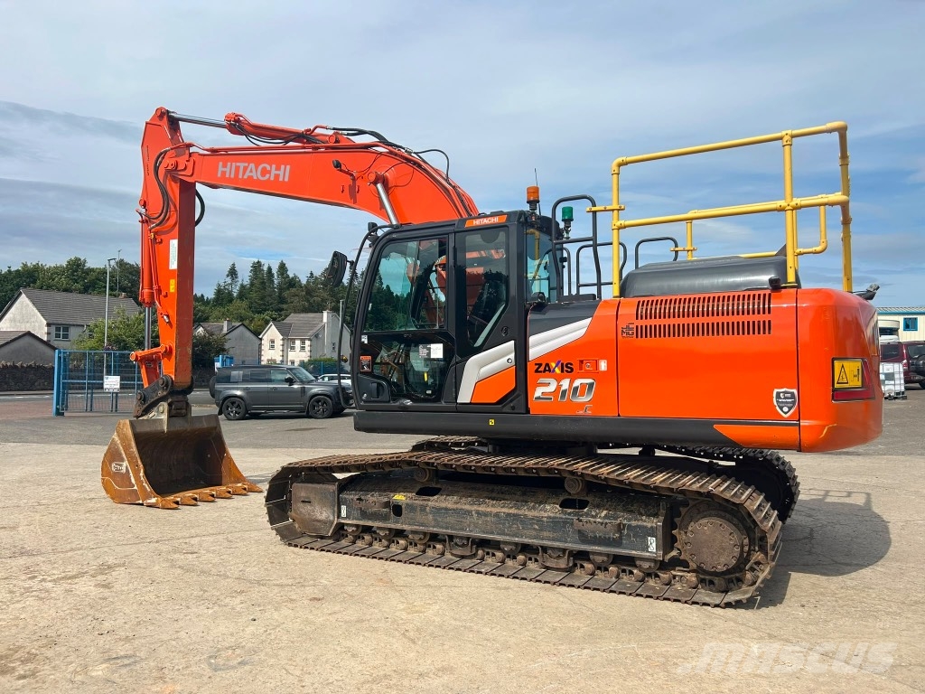 Hitachi ZX210 LC-7 حفارات زحافة