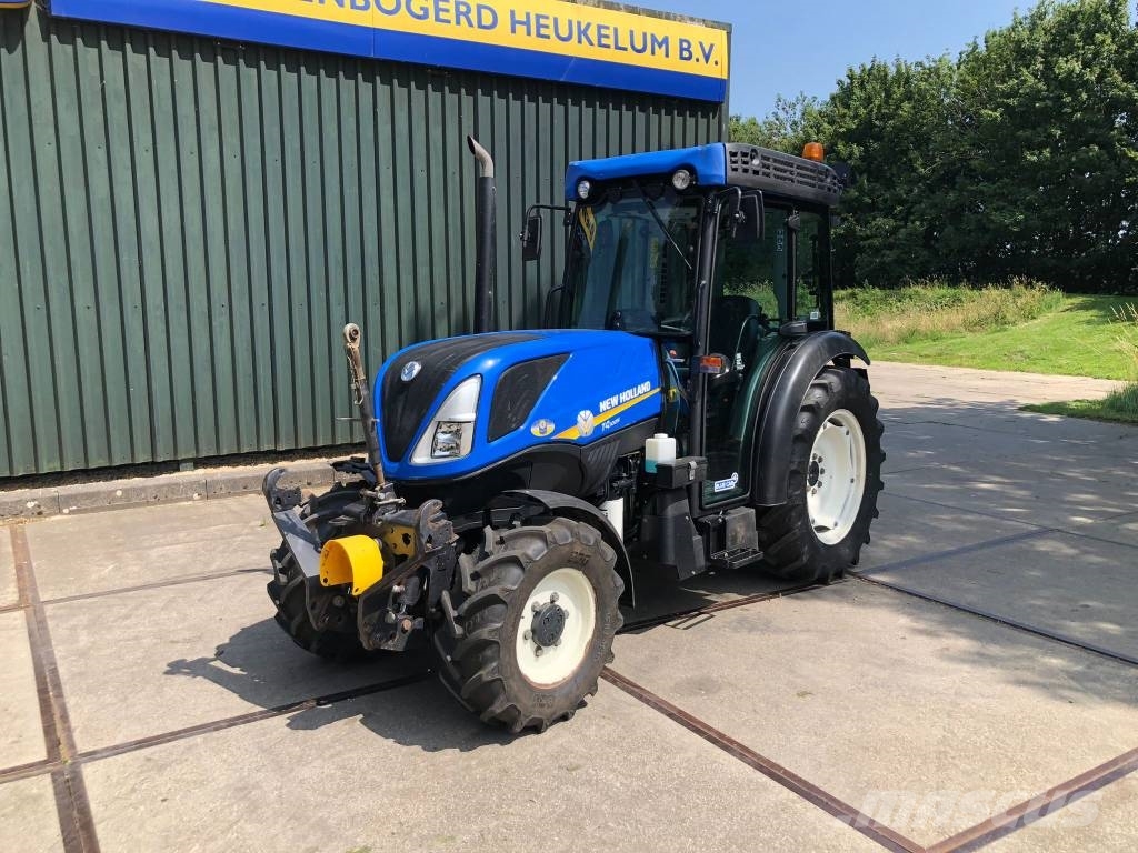 New Holland T 4.100 N 트랙터