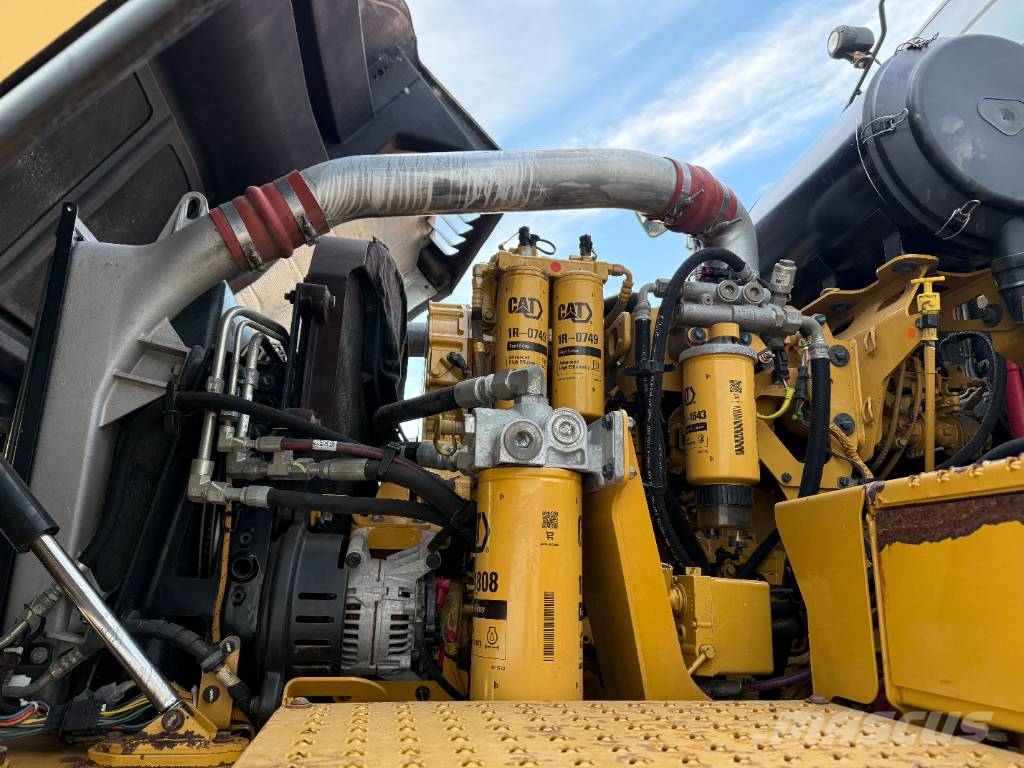 CAT 745C - Dutch Machine / Auto Greasing Knik dumptrucks