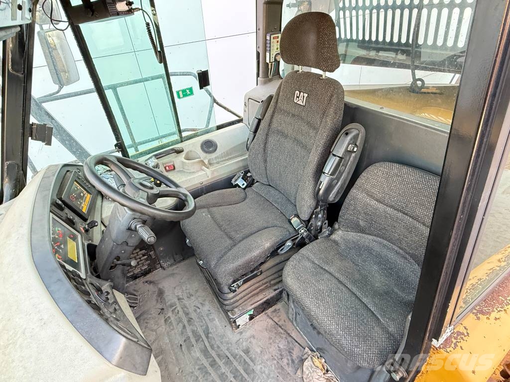 CAT 745C - Dutch Machine / Auto Greasing Knik dumptrucks