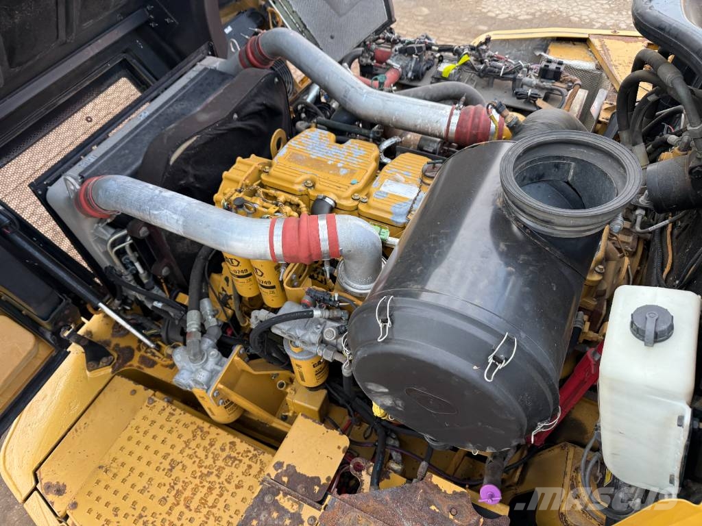 CAT 745C - Dutch Machine / Auto Greasing Knik dumptrucks