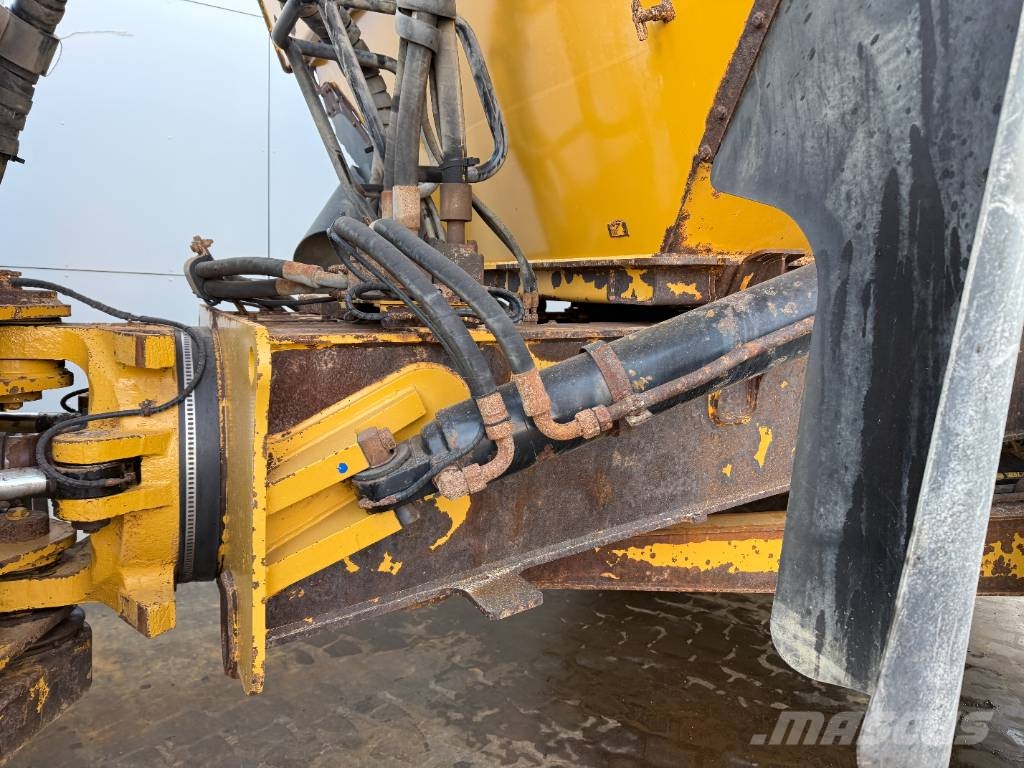 CAT 745C - Dutch Machine / Auto Greasing Knik dumptrucks