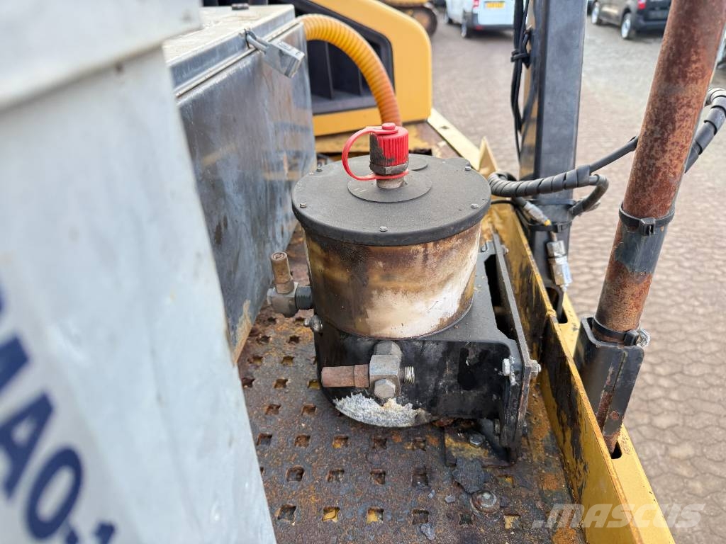 CAT 745C - Dutch Machine / Auto Greasing Knik dumptrucks