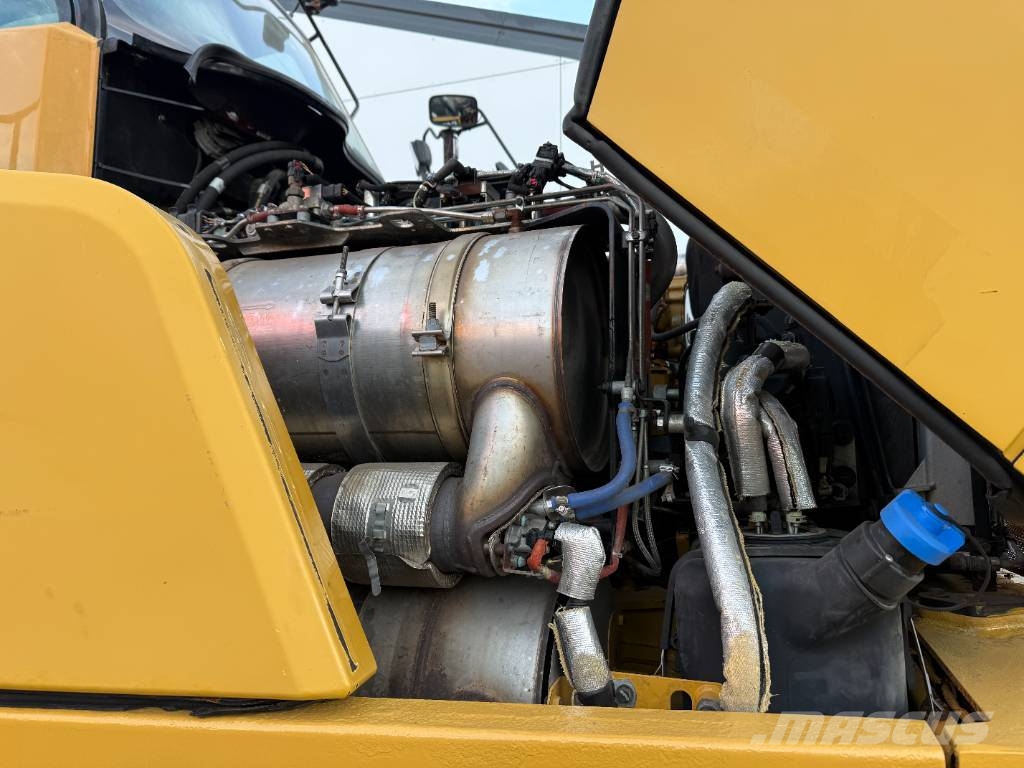 CAT 745C - Dutch Machine / Auto Greasing Knik dumptrucks