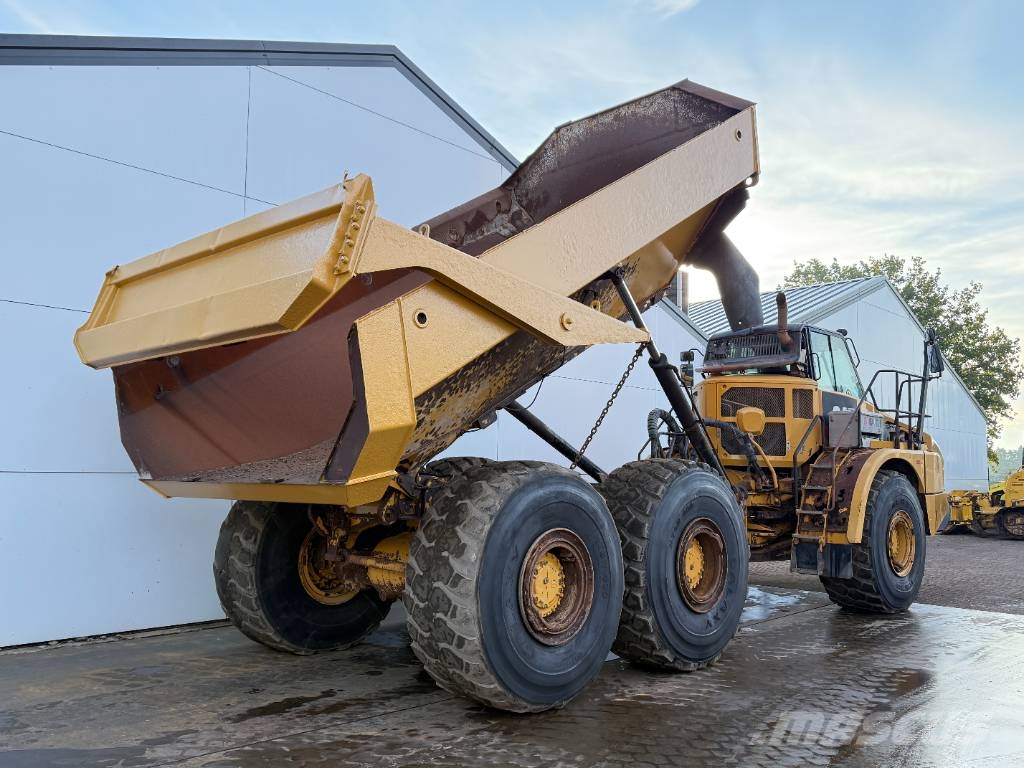 CAT 745C - Dutch Machine / Auto Greasing Knik dumptrucks