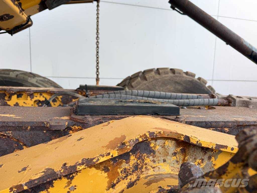 CAT 745C - Dutch Machine / Auto Greasing Knik dumptrucks