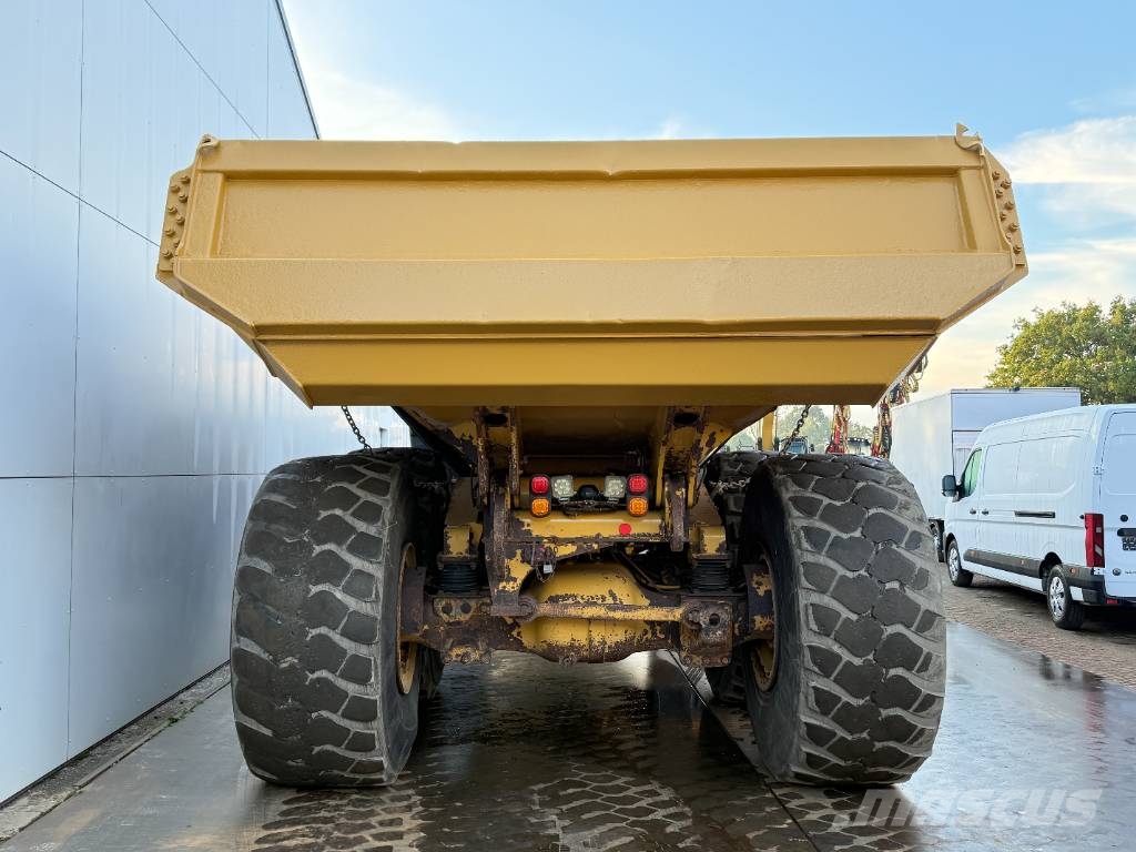 CAT 745C - Dutch Machine / Auto Greasing Knik dumptrucks