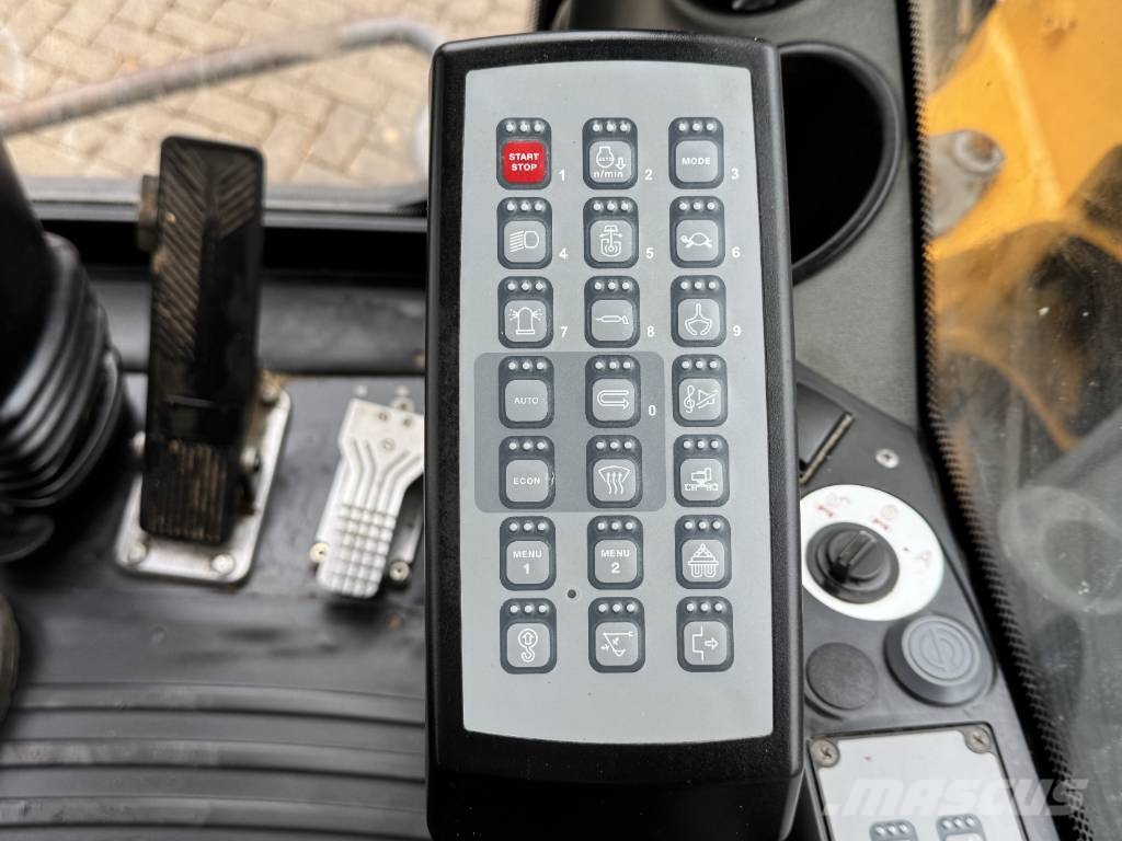 Liebherr A 912 Compact Litronic Rototilt Escavadeiras de rodas