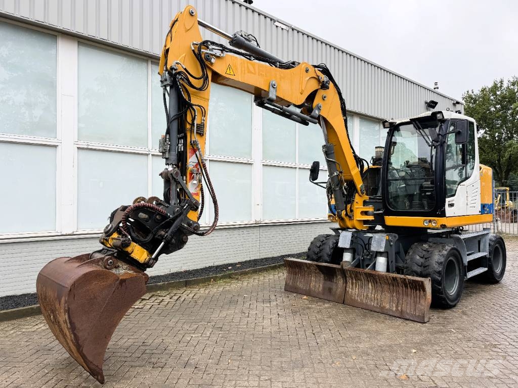 Liebherr A 912 Compact Litronic Rototilt Escavadeiras de rodas