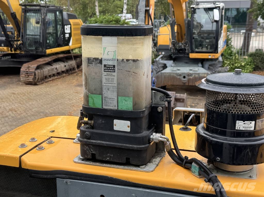 Liebherr A 912 Compact Litronic Rototilt Escavadeiras de rodas