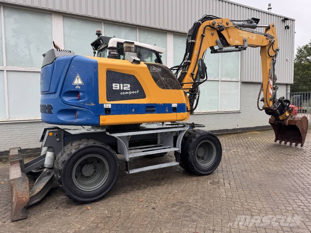 Liebherr A 912 Compact Litronic Rototilt Escavadeiras de rodas