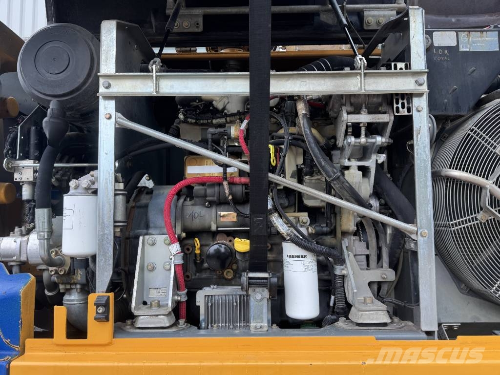 Liebherr A 912 Compact Litronic Rototilt Escavadeiras de rodas