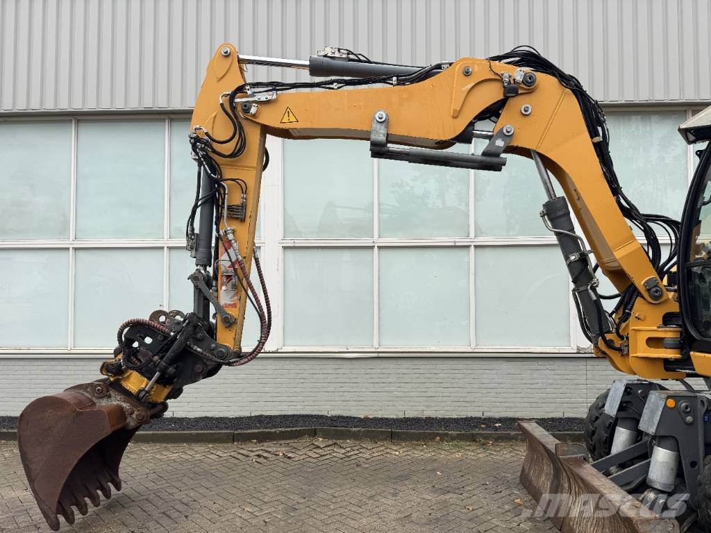 Liebherr A 912 Compact Litronic Rototilt Escavadeiras de rodas