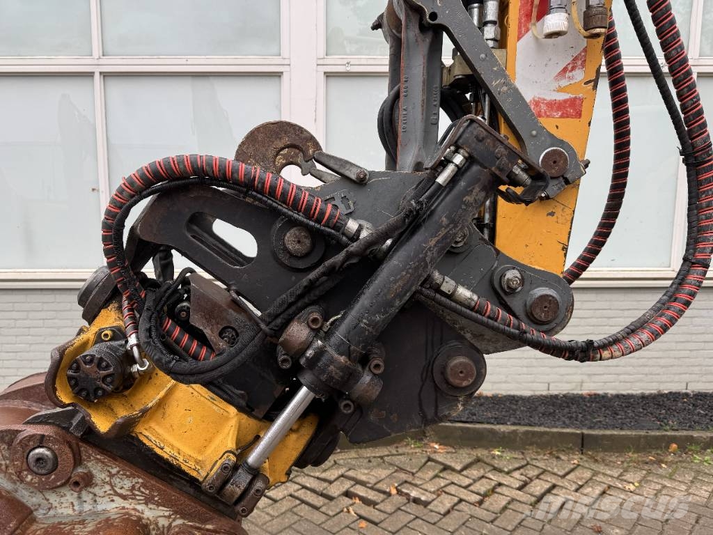 Liebherr A 912 Compact Litronic Rototilt Escavadeiras de rodas