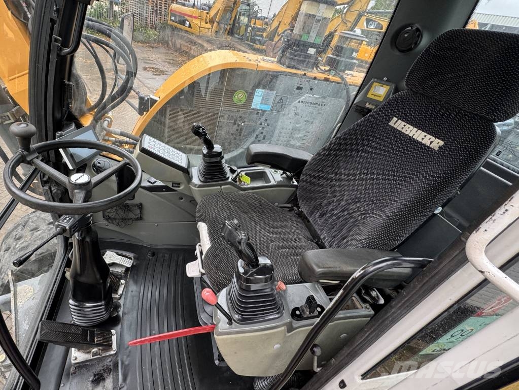 Liebherr A 912 Compact Litronic Rototilt Escavadeiras de rodas