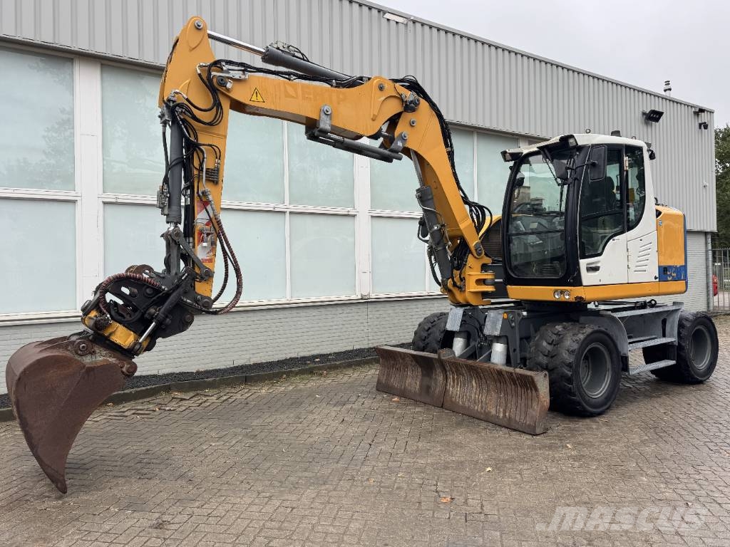 Liebherr A 912 Compact Litronic Rototilt Escavadeiras de rodas