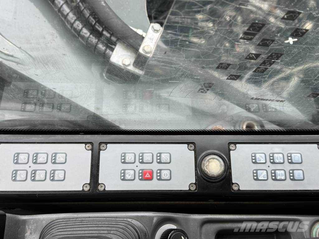 Liebherr A 912 Compact Litronic Rototilt Escavadeiras de rodas