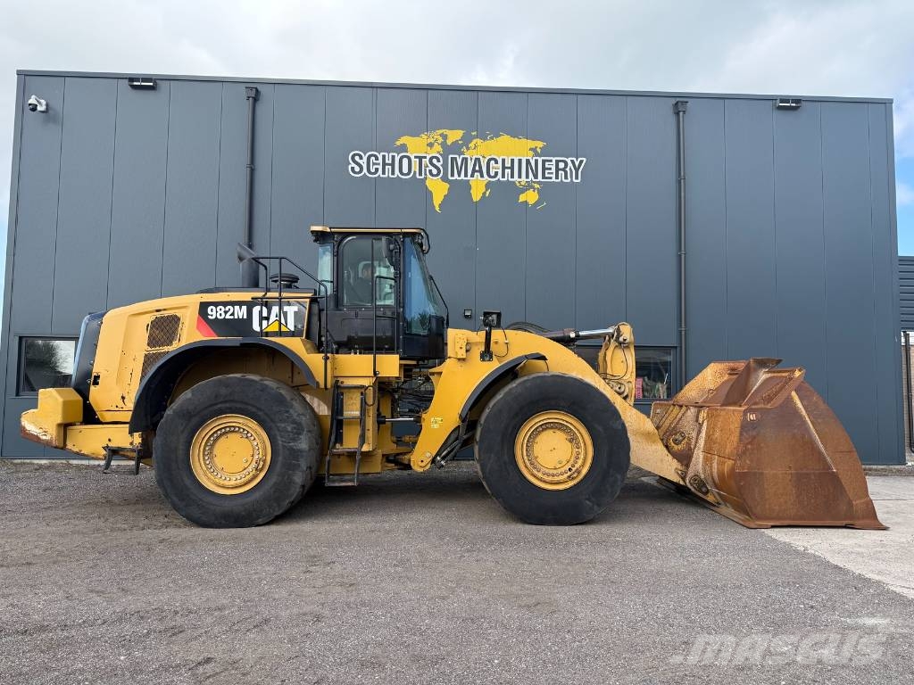 CAT 982 M لوادر بعجل