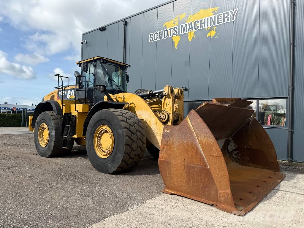 CAT 982 M لوادر بعجل