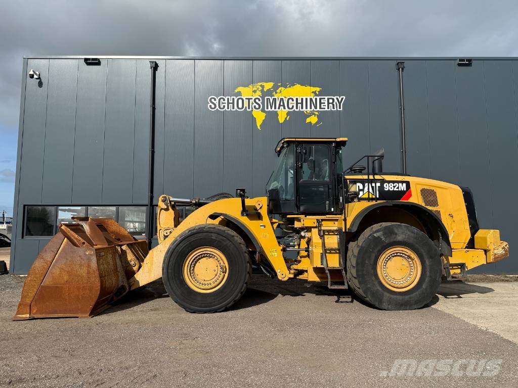CAT 982 M لوادر بعجل