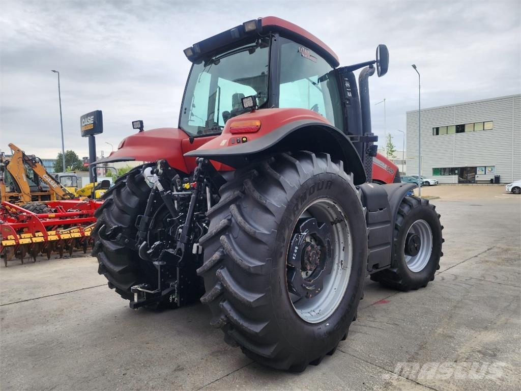 Case IH Magnum 340 الجرارات