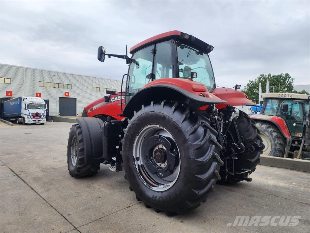 Case IH Magnum 340 الجرارات