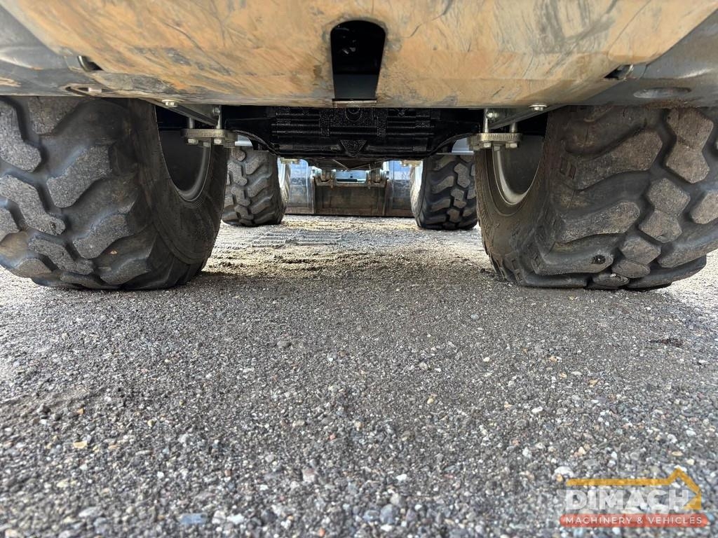GiANT G5000 X-TRA 4x4 - Stage V - bucket and pallet fork Фронтальні навантажувачі