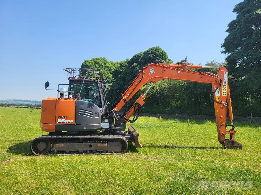 Hitachi ZX 85 US-6 حفارات وسط 7 طن - 12 طن