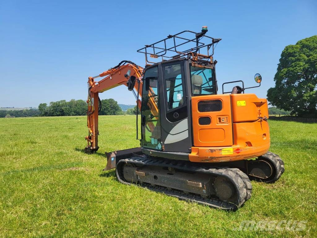 Hitachi ZX 85 US-6 حفارات وسط 7 طن - 12 طن