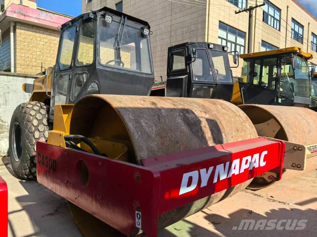 Dynapac CA30D Enojni valjarji
