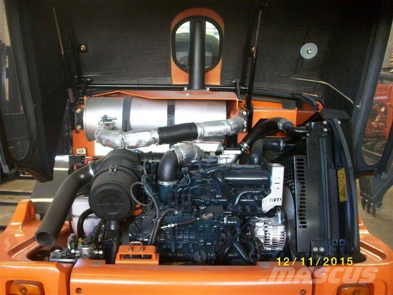 Hitachi ZW 65 لوادر بعجل
