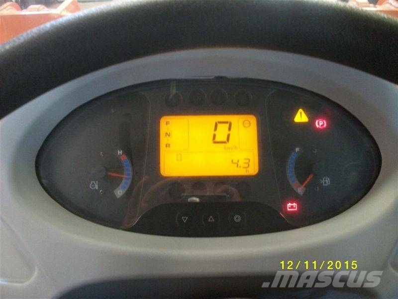 Hitachi ZW 65 لوادر بعجل