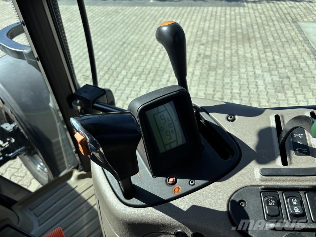 Case IH IH Maxxum 135. Vooras en Cabine vering, 40km eco Traktörler