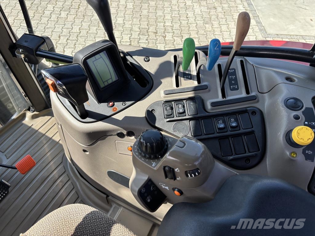Case IH IH Maxxum 135. Vooras en Cabine vering, 40km eco Traktörler