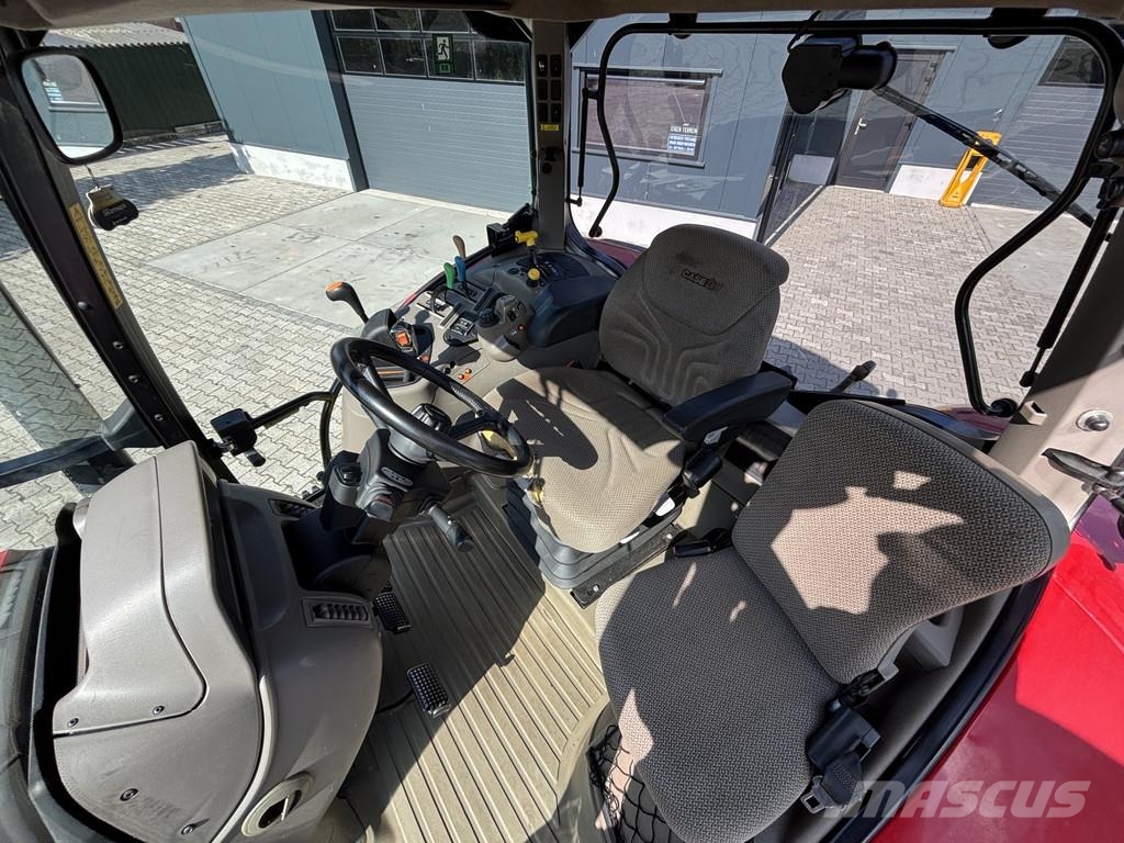 Case IH IH Maxxum 135. Vooras en Cabine vering, 40km eco Traktörler
