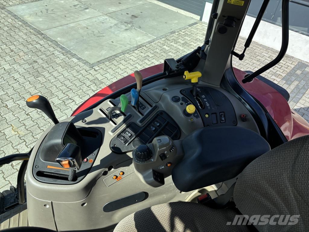 Case IH IH Maxxum 135. Vooras en Cabine vering, 40km eco Traktörler
